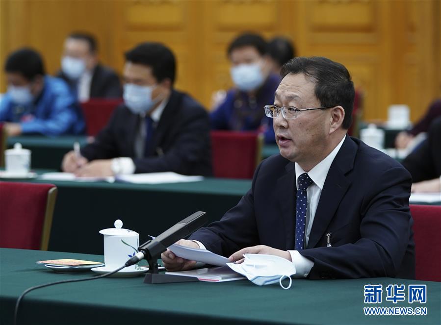 （新華全媒頭條·圖文互動）（9）從人民中汲取磅礴力量——習(xí)近平總書記同出席2020年全國兩會人大代表、政協(xié)委員共商國是紀(jì)實