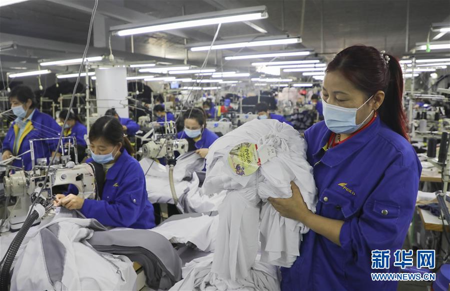 （新華全媒頭條·兩會精神看落實·圖文互動）（1）培育新機 開辟新局——落實全國兩會精神激發(fā)經(jīng)濟(jì)發(fā)展新動能述評
