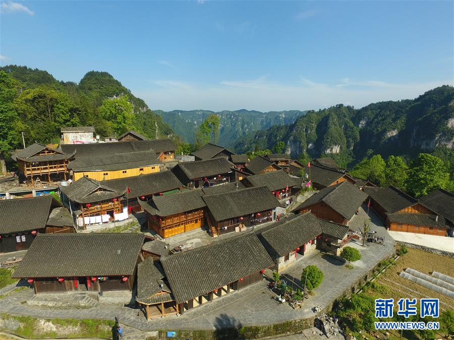 （新華全媒頭條·圖文互動(dòng)）（6）初夏，循著總書記的腳步探訪產(chǎn)業(yè)扶貧新事