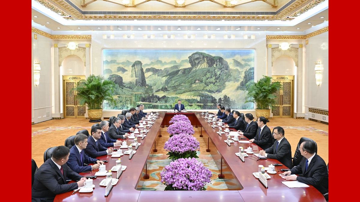 習(xí)近平集體會見上海合作組織成員國外長理事會會議外方代表團團長