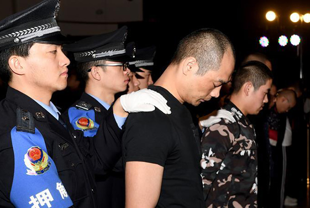 陜西省西安市新城區(qū)人民法院依法對韓某某等8人非法高利放貸、暴力討債涉黑一案公開宣判