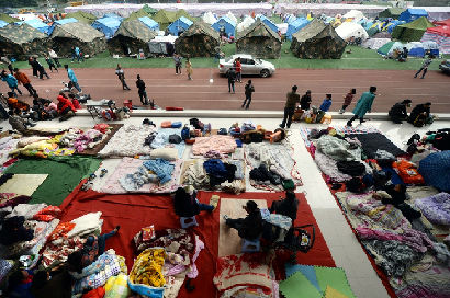 攜手面對暫時的困難—雅安地震部分災(zāi)民安置點(diǎn)實況