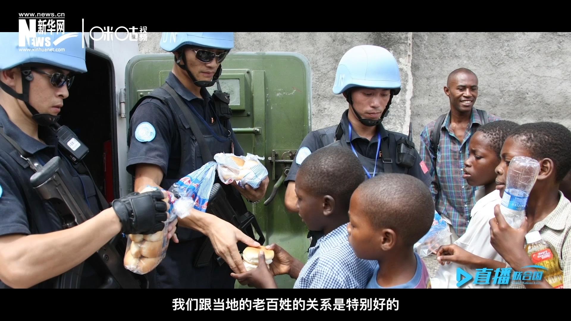 這群胸前印著五星紅旗的警察，在當(dāng)?shù)孛癖娦睦镉兄恋榈榈姆萘浚矀鬟f出許多的善意與感動(dòng)。