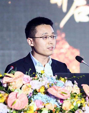 蘇寧控股集團黨委副書記、蘇寧易購集團副總裁馬康