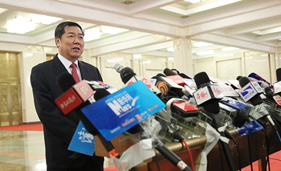 何立峰：2016年實(shí)現(xiàn)了穩(wěn)增長(zhǎng)、穩(wěn)就業(yè)