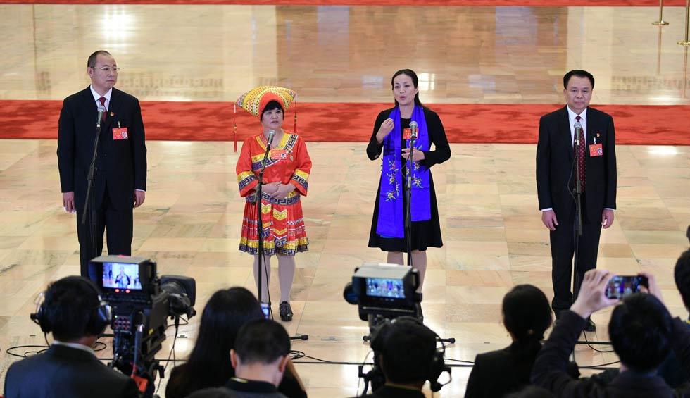 蔡松濤、杜麗群、楊小玲、賈立群接受采訪