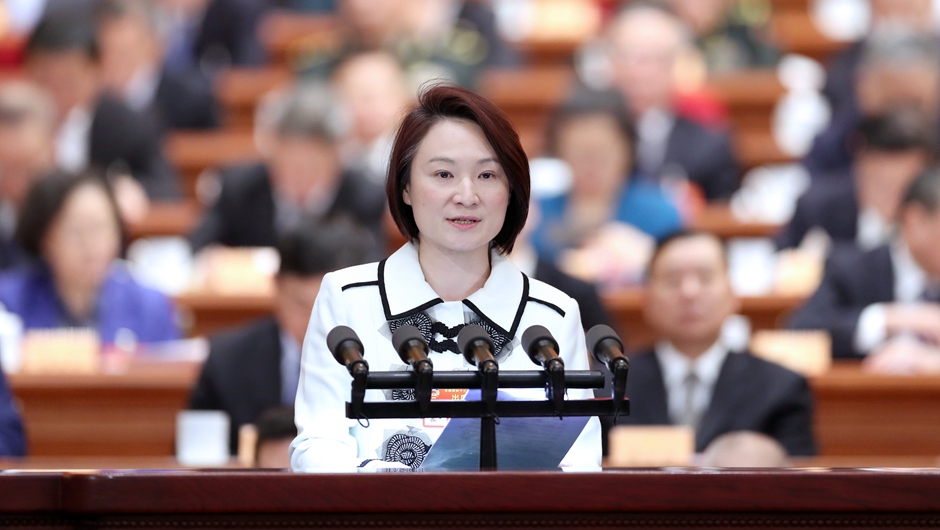 民建聯(lián)主席，香港立法會(huì)議員、行政會(huì)議成員 李慧瓊