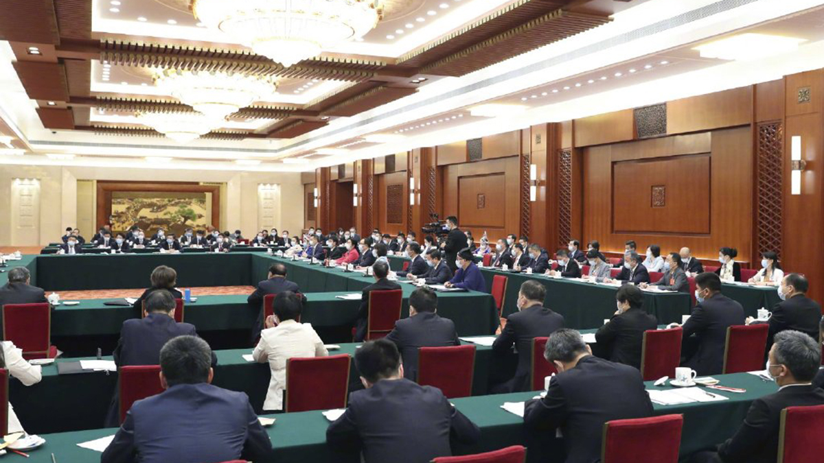 出席十三屆全國(guó)人大三次會(huì)議的代表團(tuán)分組審議政府工作報(bào)告，來(lái)看審議現(xiàn)場(chǎng)