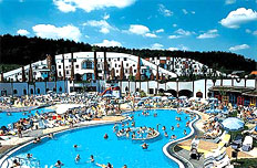 奧地利百水溫泉 藍(lán)色多瑙河畔的流淌音符