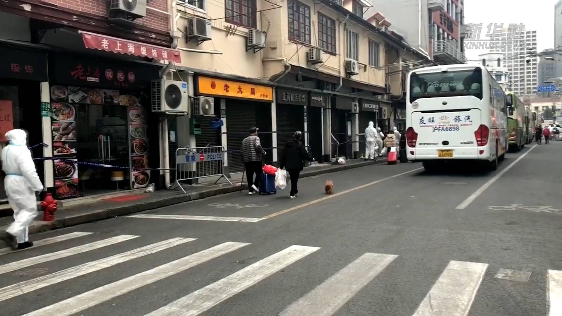 居民隔離可以帶寵物了，暖心！