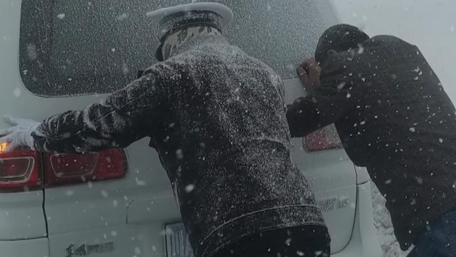 “冰雕”交警找到了！致敬戰(zhàn)斗在抗風(fēng)雪一線的交警