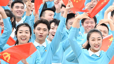 今天，這些歌在天安門廣場(chǎng)唱響