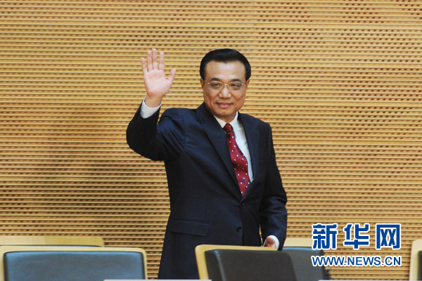 5月5日，中國(guó)國(guó)務(wù)院總理李克強(qiáng)在位于亞的斯亞貝巴的非洲聯(lián)盟總部發(fā)表題為《開(kāi)創(chuàng)中非合作更加美好的未來(lái)》的演講。 新華社記者 謝環(huán)馳 攝 