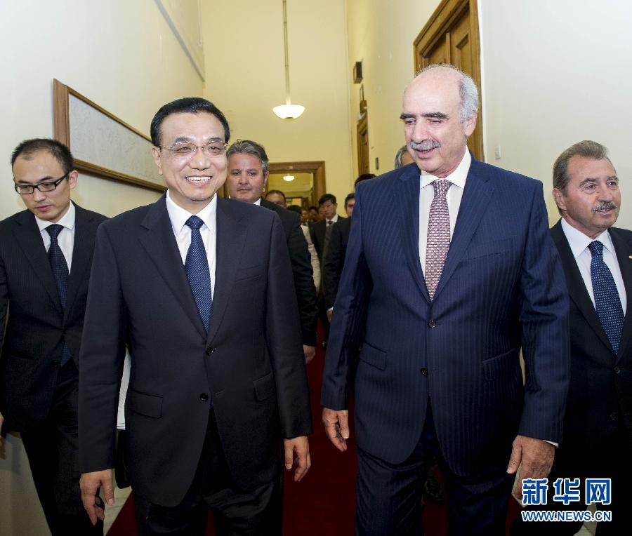 6月19日，國(guó)務(wù)院總理李克強(qiáng)在希臘議會(huì)大廈會(huì)見(jiàn)希臘議長(zhǎng)米馬拉基斯。新華社記者 王曄 攝