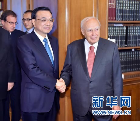 6月20日，國(guó)務(wù)院總理李克強(qiáng)在雅典總統(tǒng)府會(huì)見(jiàn)希臘總統(tǒng)帕普利亞斯。 新華社記者 李濤 攝