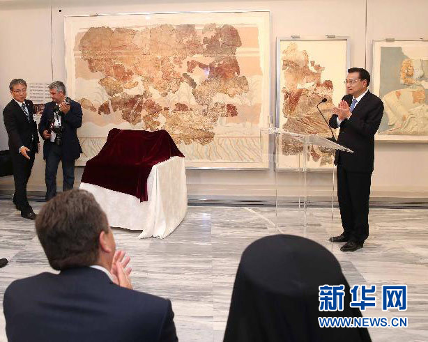 6月21日，國(guó)務(wù)院總理李克強(qiáng)與希臘總理薩馬拉斯共同出席希臘伊拉克利翁博物館新館開(kāi)館儀式并發(fā)表講話。 新華社記者 龐興雷 攝 