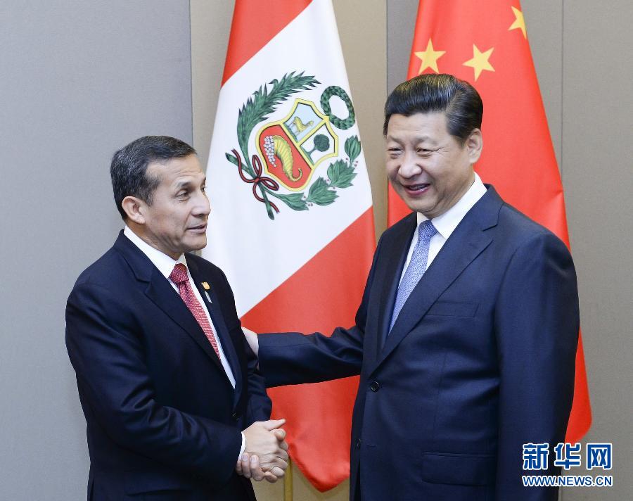 7月16日，國(guó)家主席習(xí)近平在巴西首都巴西利亞會(huì)見秘魯總統(tǒng)烏馬拉。新華社記者 劉建生 攝 