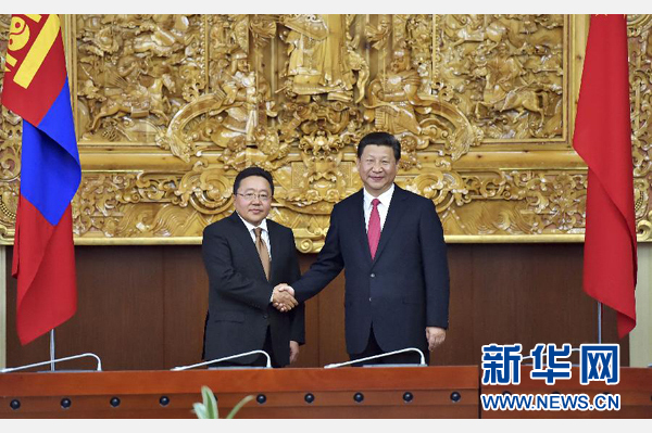 8月21日，國家主席習(xí)近平在烏蘭巴托同蒙古國總統(tǒng)額勒貝格道爾吉舉行會談。 新華社記者 李濤 攝 