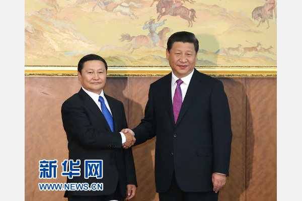 8月22日，國家主席習近平在烏蘭巴托會見蒙古國總理阿勒坦呼亞格。 新華社記者龐興雷攝 