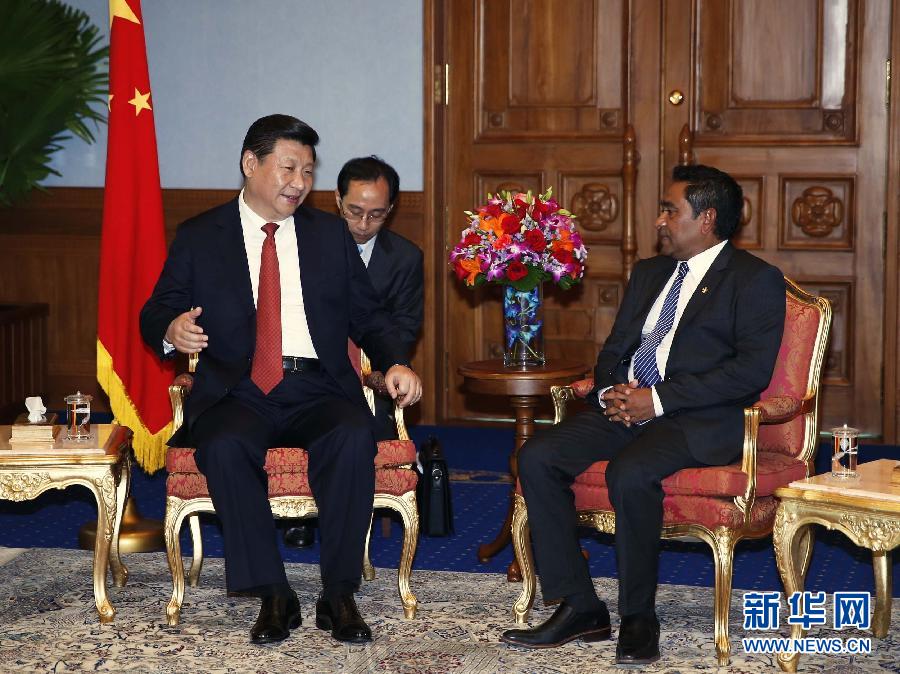 9月15日，國家主席習近平同馬爾代夫總統(tǒng)亞明在馬累舉行會談。新華社記者 鞠鵬 攝