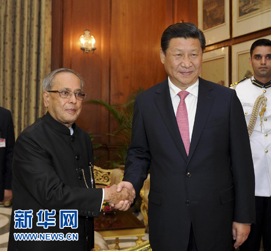 9月18日，國(guó)家主席習(xí)近平在新德里會(huì)見(jiàn)印度總統(tǒng)慕克吉。 新華社記者張鐸 攝 