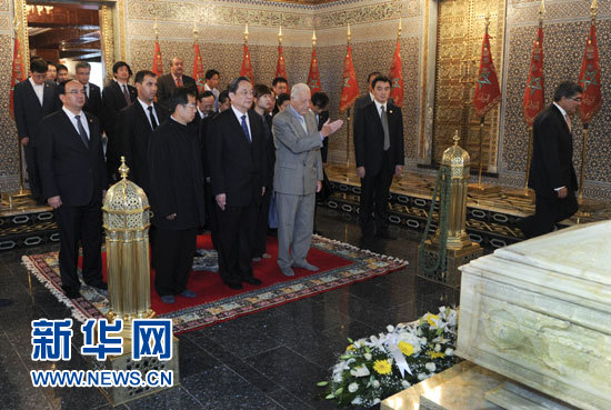 11月4日，中國全國政協(xié)主席俞正聲在拉巴特拜謁穆罕默德五世墓。新華社記者 張鐸 攝