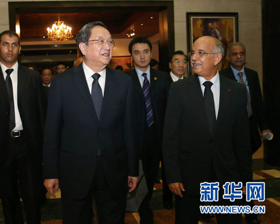 11月3日，全國政協(xié)主席俞正聲在拉巴特與摩洛哥參議長比亞迪拉進(jìn)行會談。 新華社記者 劉衛(wèi)兵 攝