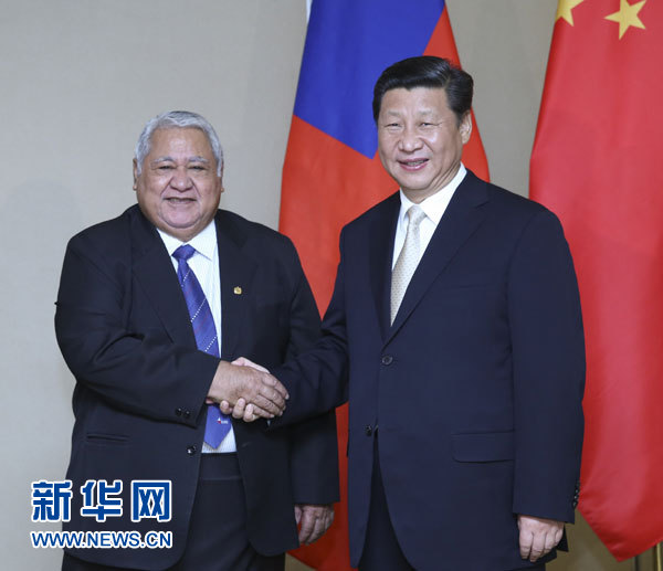 11月22日，中國(guó)國(guó)家主席習(xí)近平在斐濟(jì)楠迪會(huì)見(jiàn)薩摩亞總理圖伊拉埃帕。 新華社記者姚大偉攝