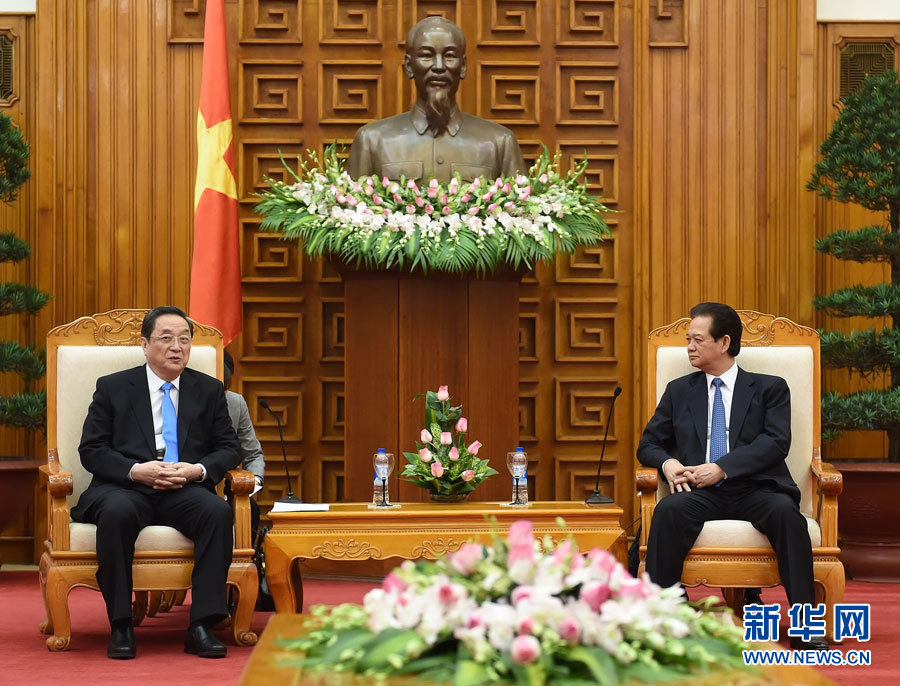12月25日至27日，中共中央政治局常委、全國政協(xié)主席俞正聲對越南進(jìn)行正式訪問。這是12月26日，俞正聲在河內(nèi)會見越南政府總理阮晉勇。 新華社記者劉建生攝