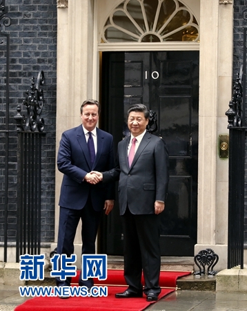 10月21日，國家主席習(xí)近平在倫敦唐寧街首相府同英國首相卡梅倫舉行會(huì)談。 新華社記者 鞠鵬 攝 