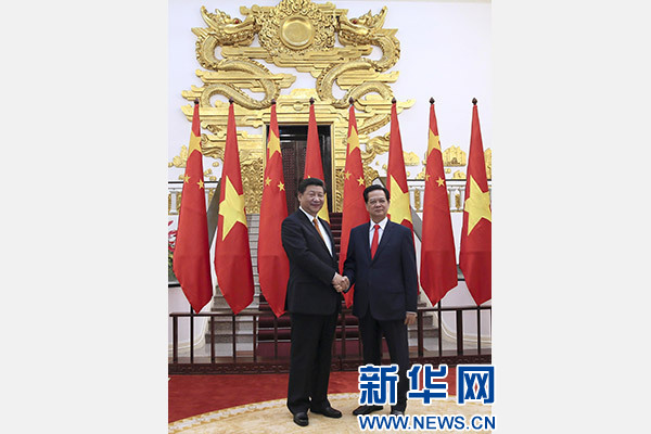 11月5日，中共中央總書記、國家主席習近平在河內(nèi)同越南總理阮晉勇舉行會談。 新華社記者 蘭紅光 攝
