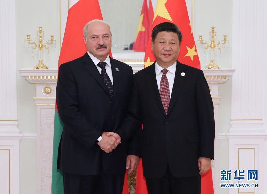  6月24日，國(guó)家主席習(xí)近平在塔什干會(huì)見(jiàn)白俄羅斯總統(tǒng)盧卡申科。新華社記者 蘭紅光 攝 
