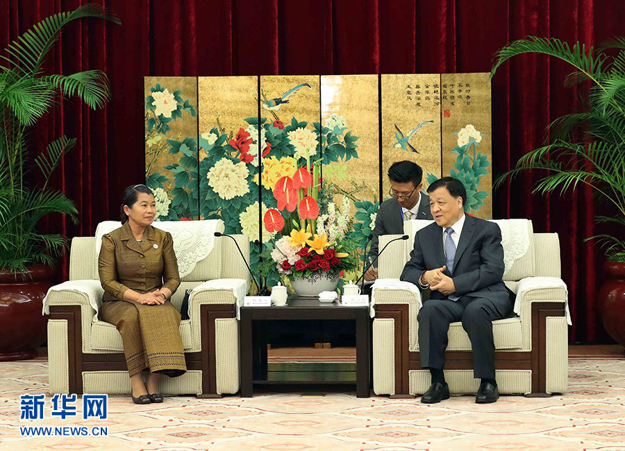 6月11日，中共中央政治局常委、中央書記處書記劉云山在福州會(huì)見來華出席金磚國(guó)家政黨、智庫(kù)和民間社會(huì)組織論壇的柬埔寨人民黨中央常委、副首相梅森安。新華社記者劉衛(wèi)兵攝