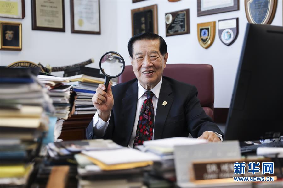 （國際·圖文互動）（1）專訪：“中國共產(chǎn)黨做對了！”——訪美籍華裔刑事鑒識專家李昌鈺