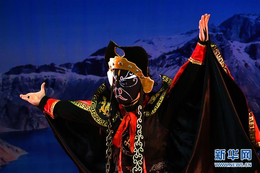 （國(guó)際）（1）“歡樂(lè)春節(jié)”專(zhuān)場(chǎng)演出拉開(kāi)中古建交60周年系列活動(dòng)序幕