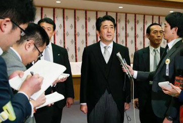 安倍機(jī)關(guān)算盡又能撈到幾根稻草？