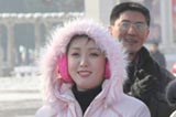 高清：衛(wèi)星發(fā)射成功 平壤街頭出現(xiàn)小規(guī)模慶?；顒? /></a></td>
</tr>
<tr>
<td height=